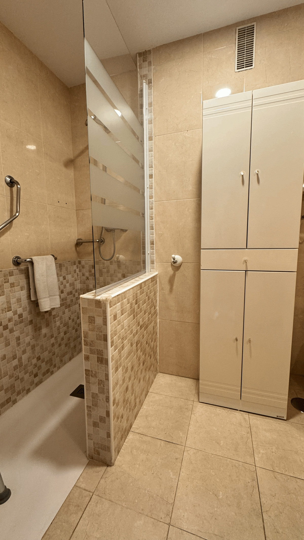 3 Bed Apartment for sale in Fuengirola Costa Del Sol, Málaga, Spain