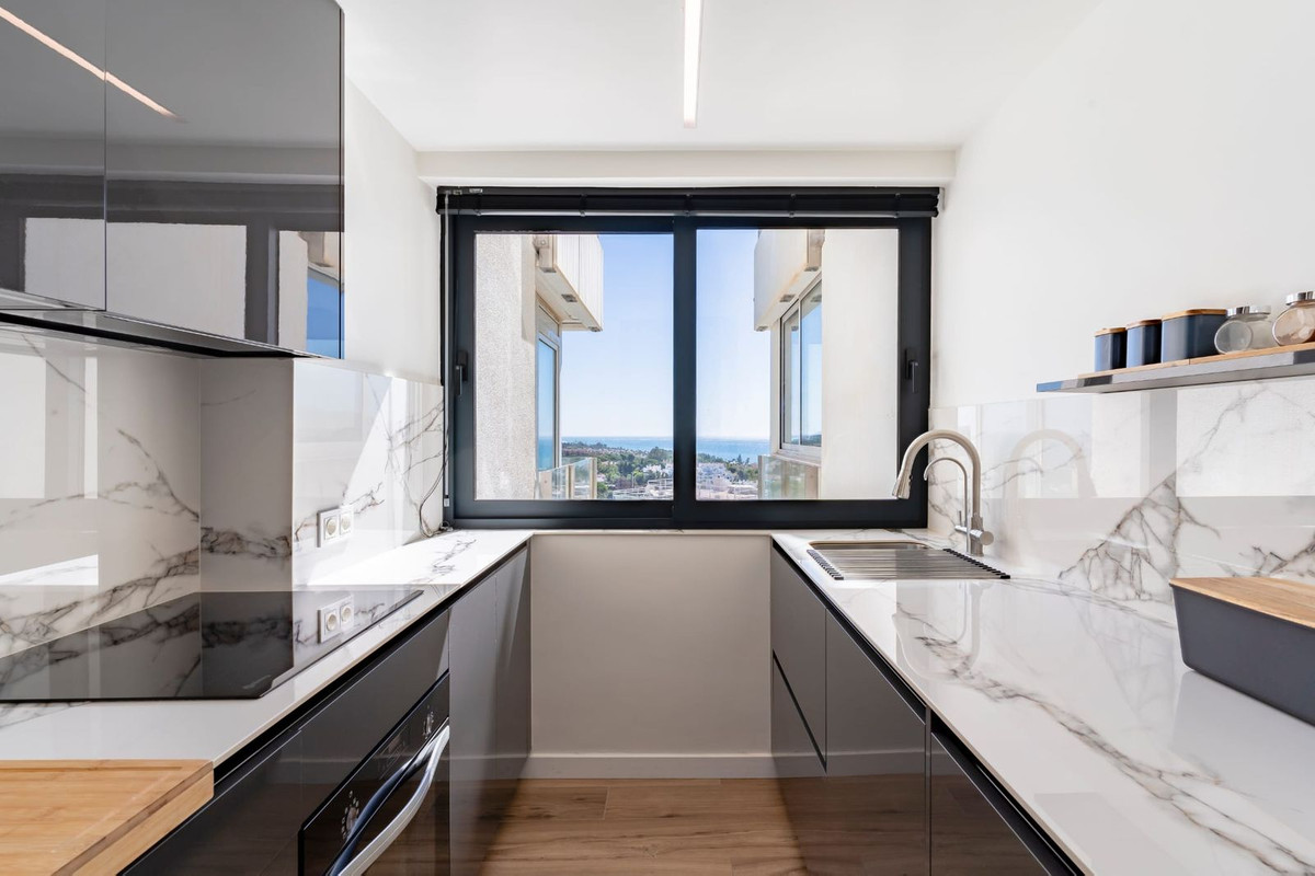 Se vende Apartamento Planta Media de 3 dormitorios en Costa Del Sol, Málaga, España