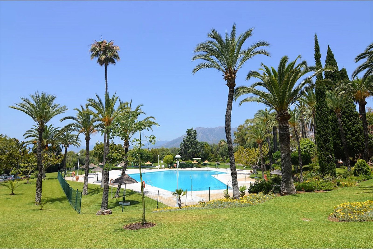 Se vende Apartamento Planta Media de 3 dormitorios en Costa Del Sol, Málaga, España