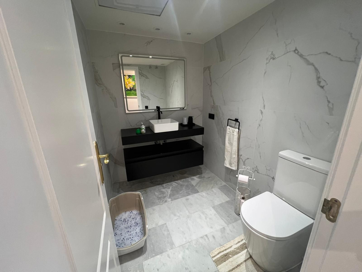 4 Bed Apartment for sale in Guadalmina Baja Costa Del Sol, Málaga, Spain
