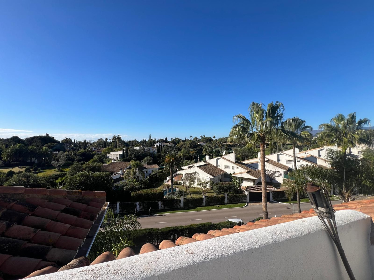 4 Bed Apartment for sale in Guadalmina Baja Costa Del Sol, Málaga, Spain