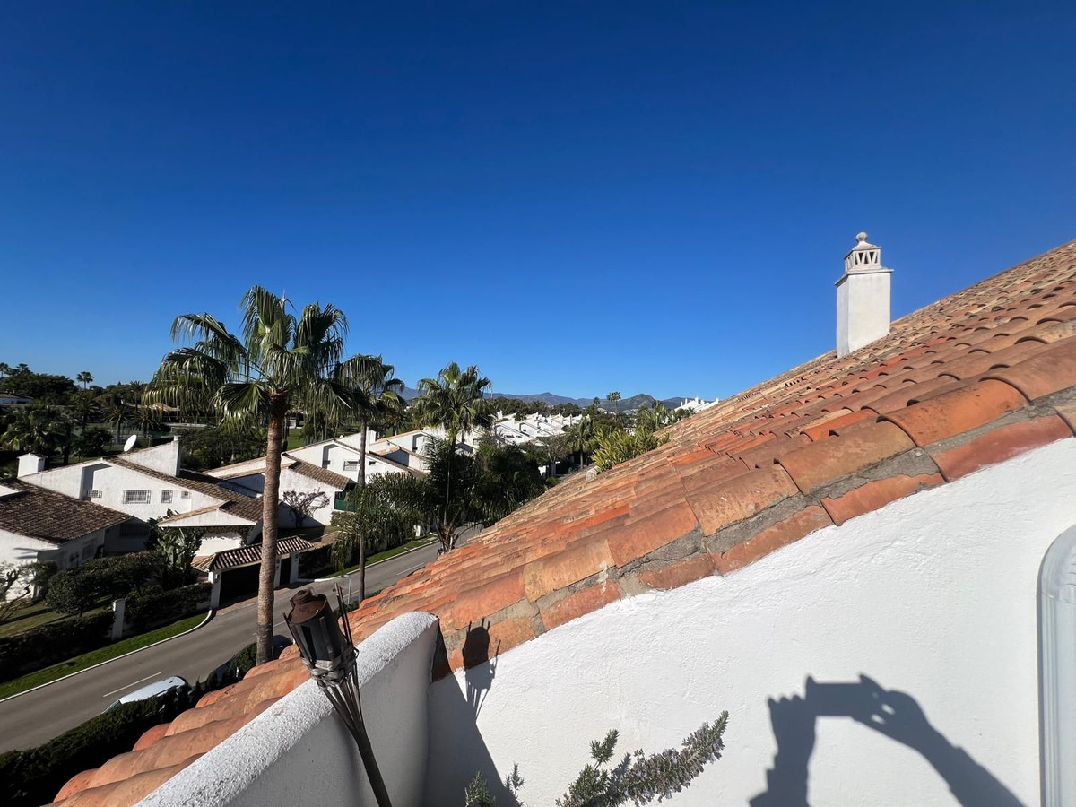 4 Bed Apartment for sale in Guadalmina Baja Costa Del Sol, Málaga, Spain