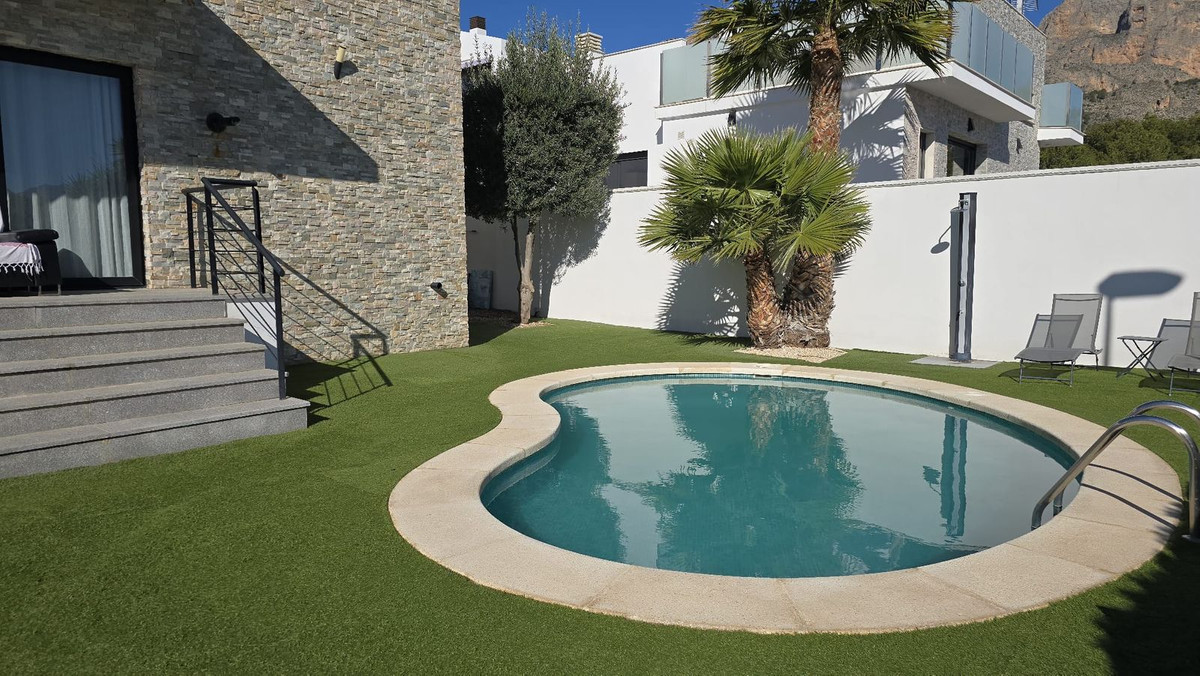 3 Bed Townhouse for sale in Polop Costa Blanca, Alicante, Spain