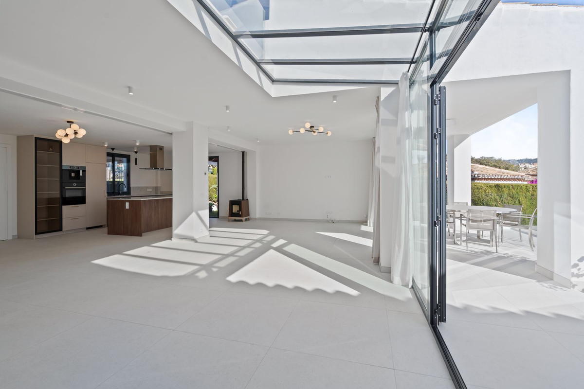 4 Bed Townhouse for sale in Elviria Costa Del Sol, Málaga, Spain