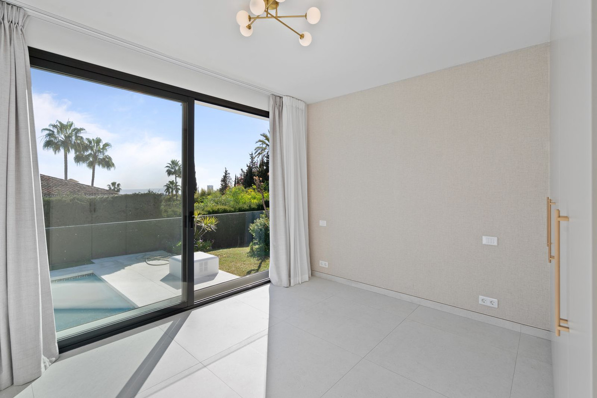 4 Bed Townhouse for sale in Elviria Costa Del Sol, Málaga, Spain