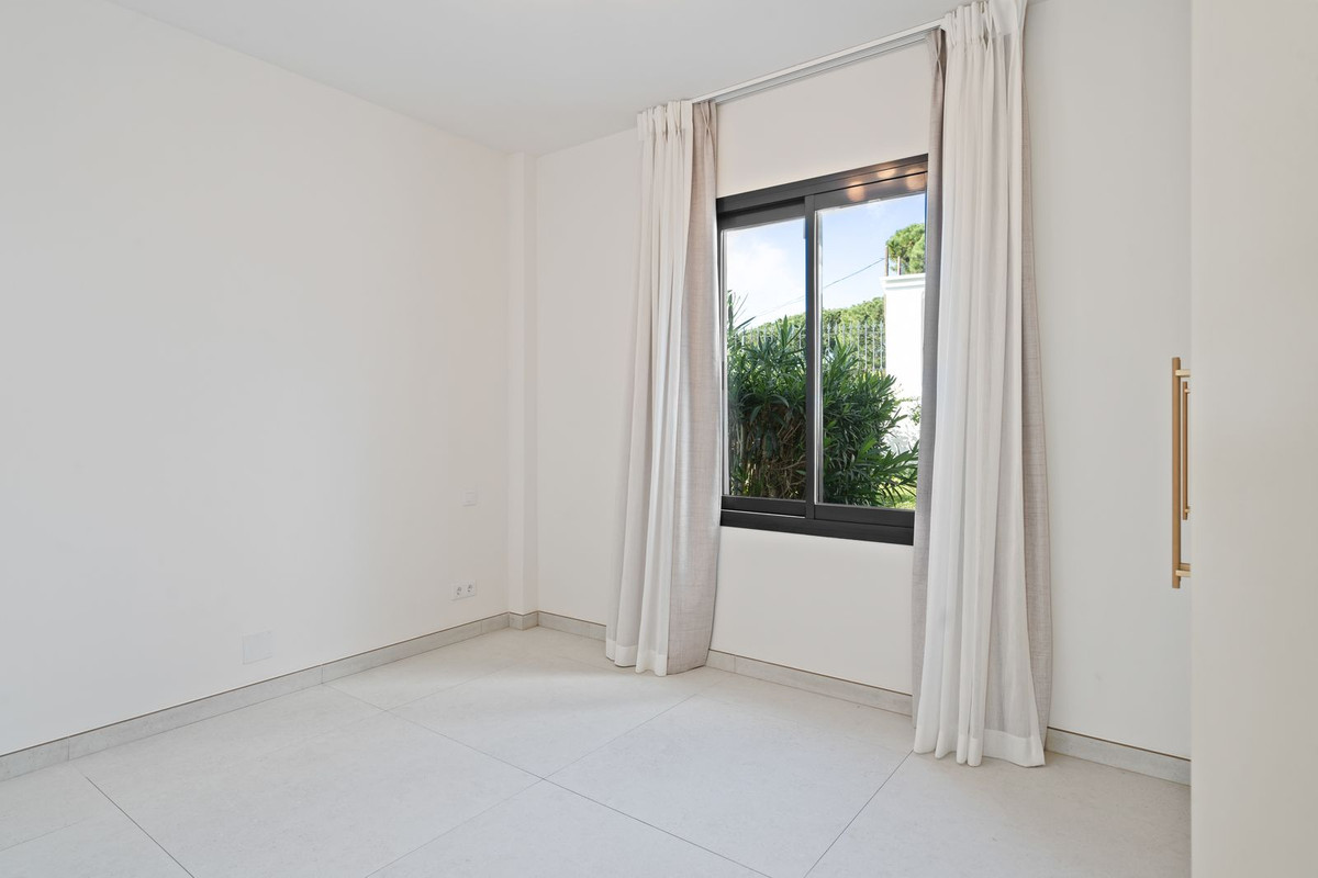 4 Bed Townhouse for sale in Elviria Costa Del Sol, Málaga, Spain