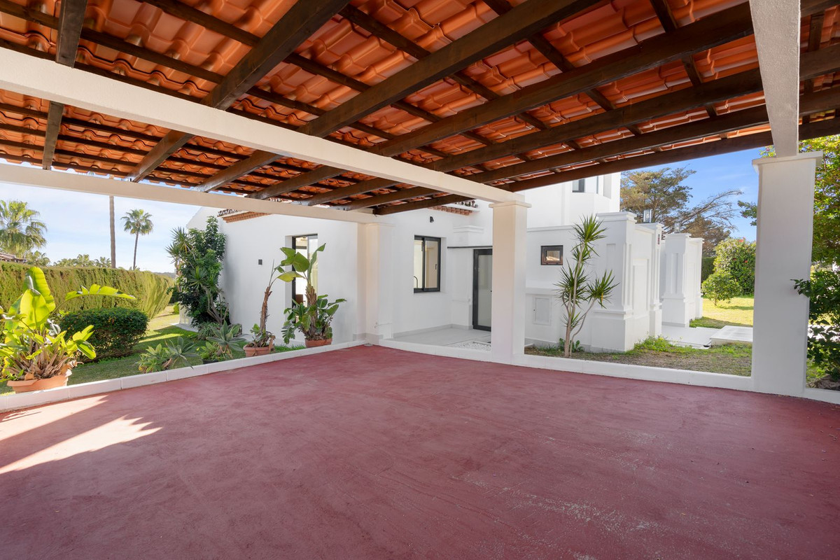 4 Bed Townhouse for sale in Elviria Costa Del Sol, Málaga, Spain
