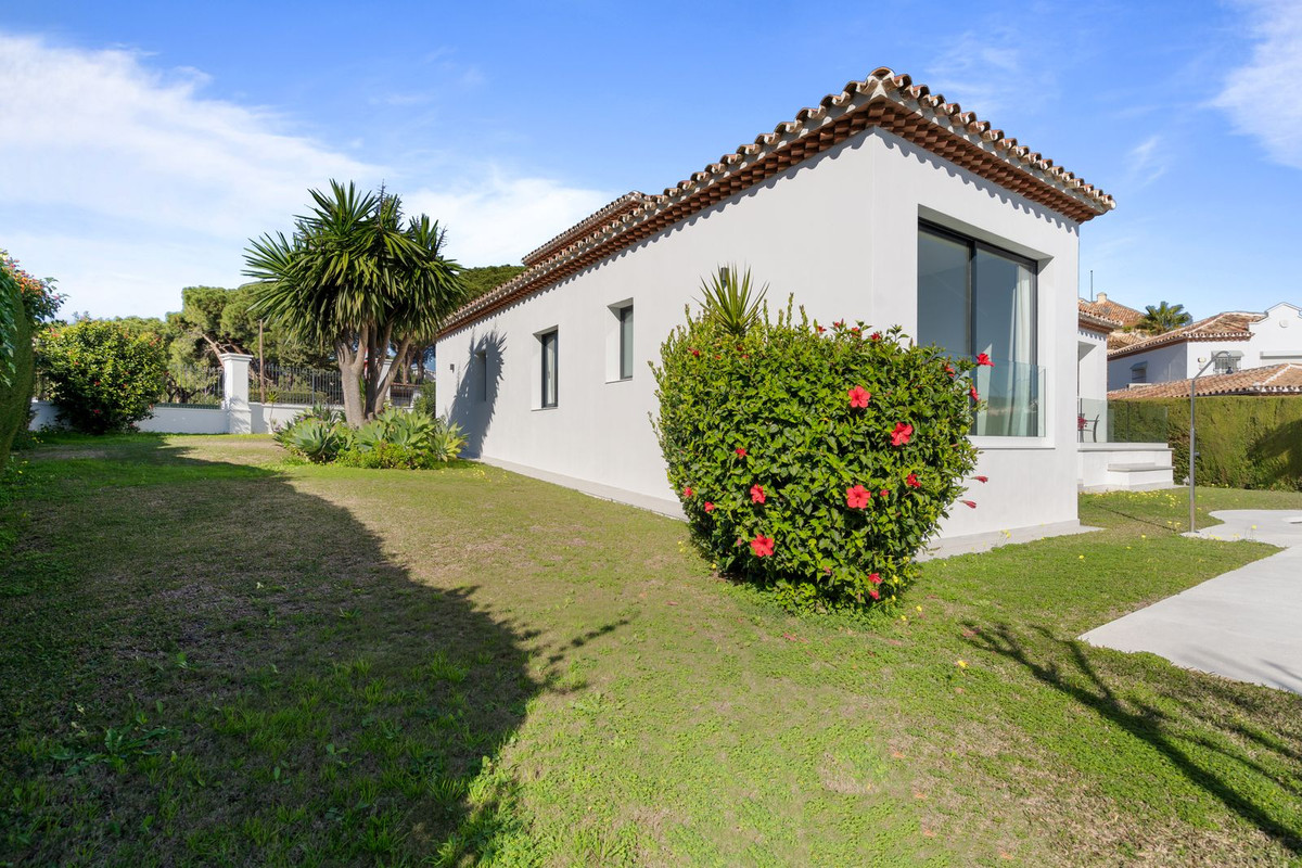 4 Bed Townhouse for sale in Elviria Costa Del Sol, Málaga, Spain