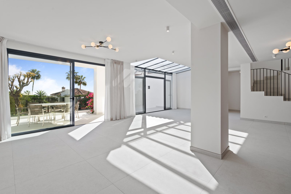 4 Bed Townhouse for sale in Elviria Costa Del Sol, Málaga, Spain