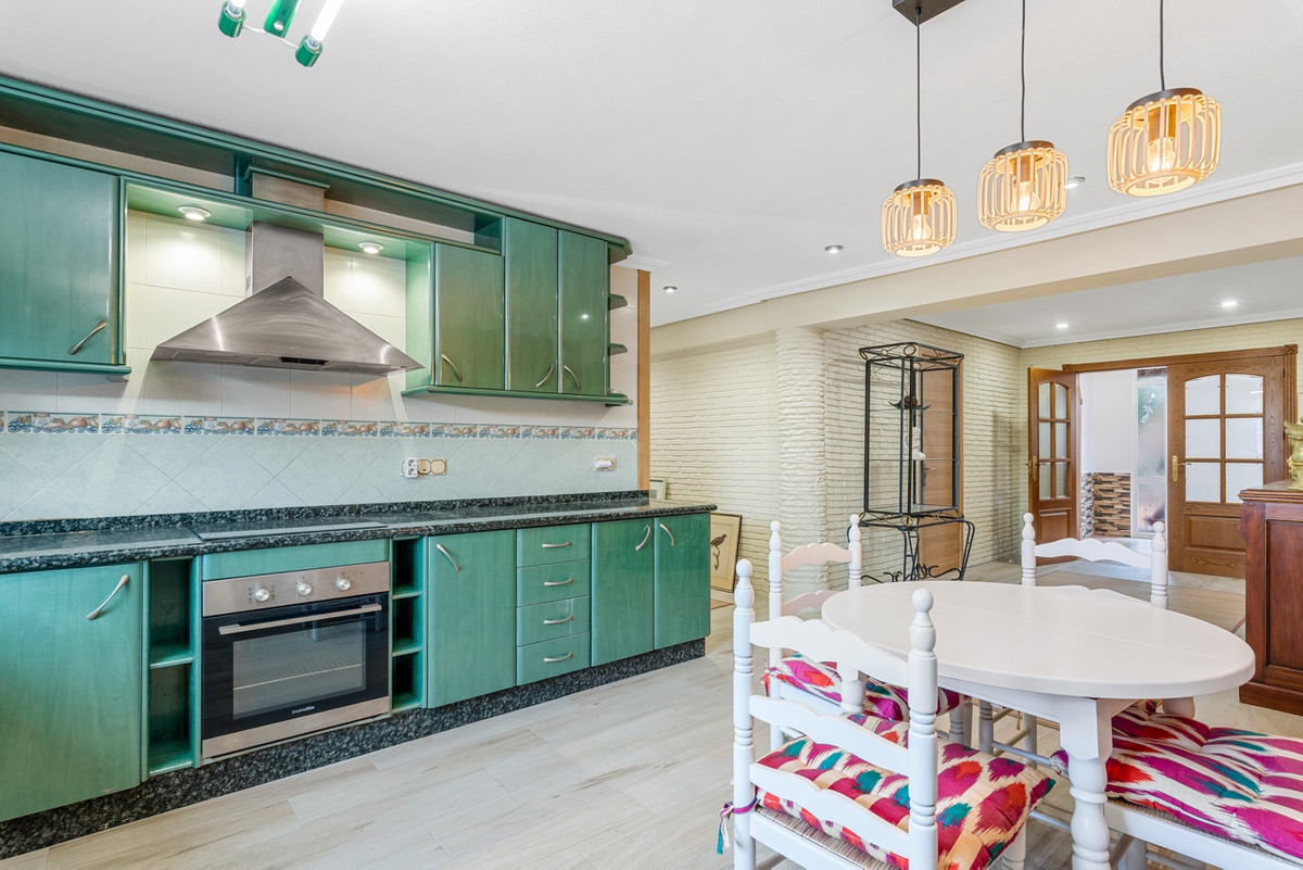 4 Bed Townhouse for sale in Torrevieja Costa Blanca, Alicante, Spain