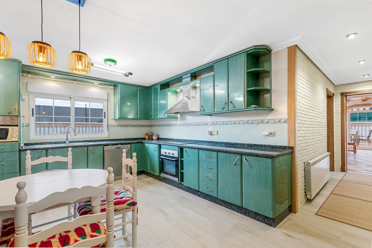 4 Bed Townhouse for sale in Torrevieja Costa Blanca, Alicante, Spain