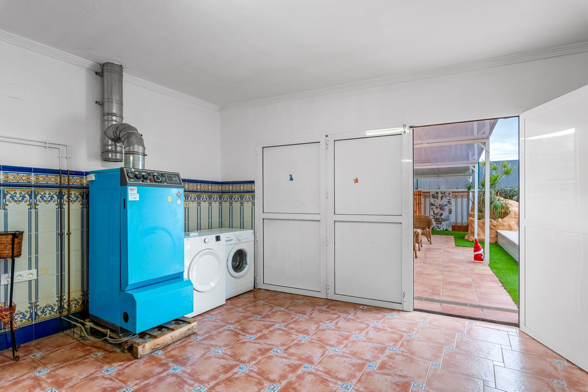 4 Bed Townhouse for sale in Torrevieja Costa Blanca, Alicante, Spain