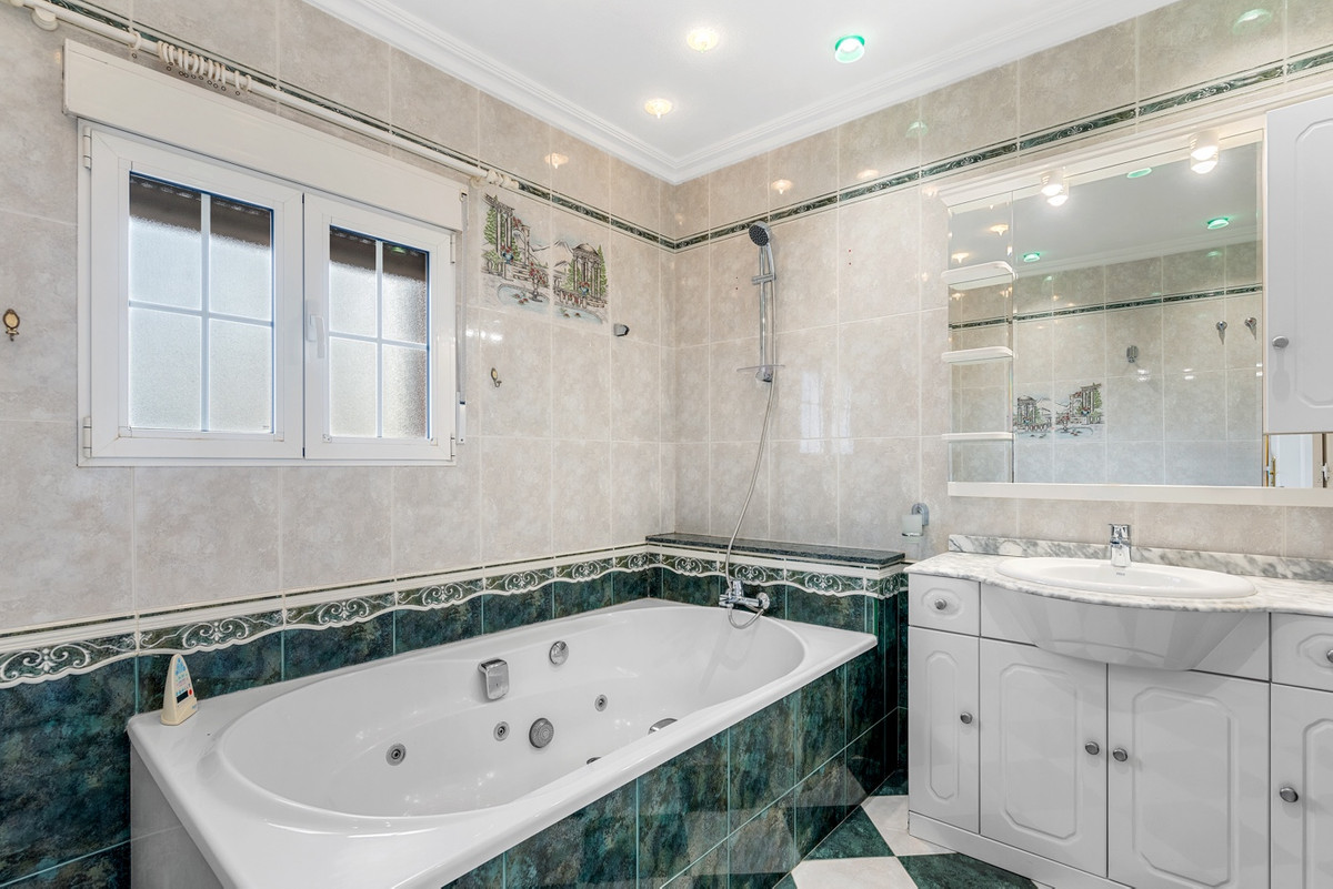 4 Bed Townhouse for sale in Torrevieja Costa Blanca, Alicante, Spain