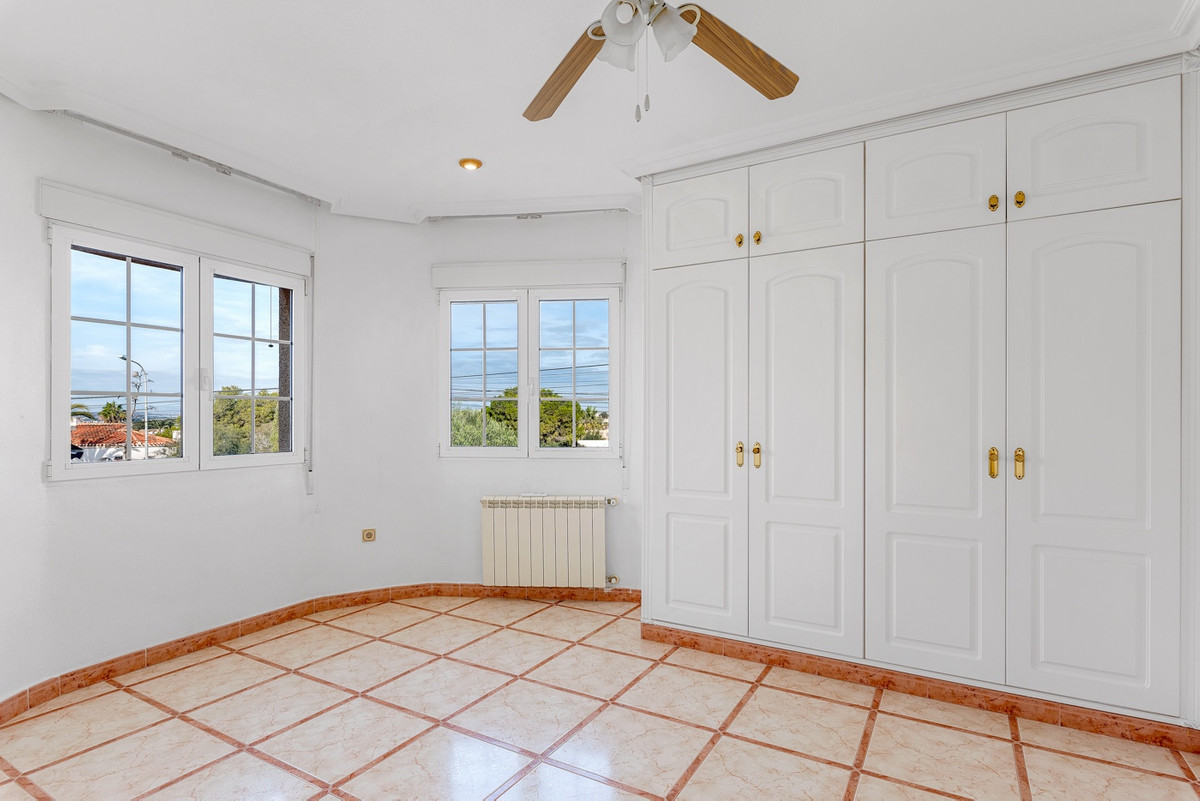 4 Bed Townhouse for sale in Torrevieja Costa Blanca, Alicante, Spain