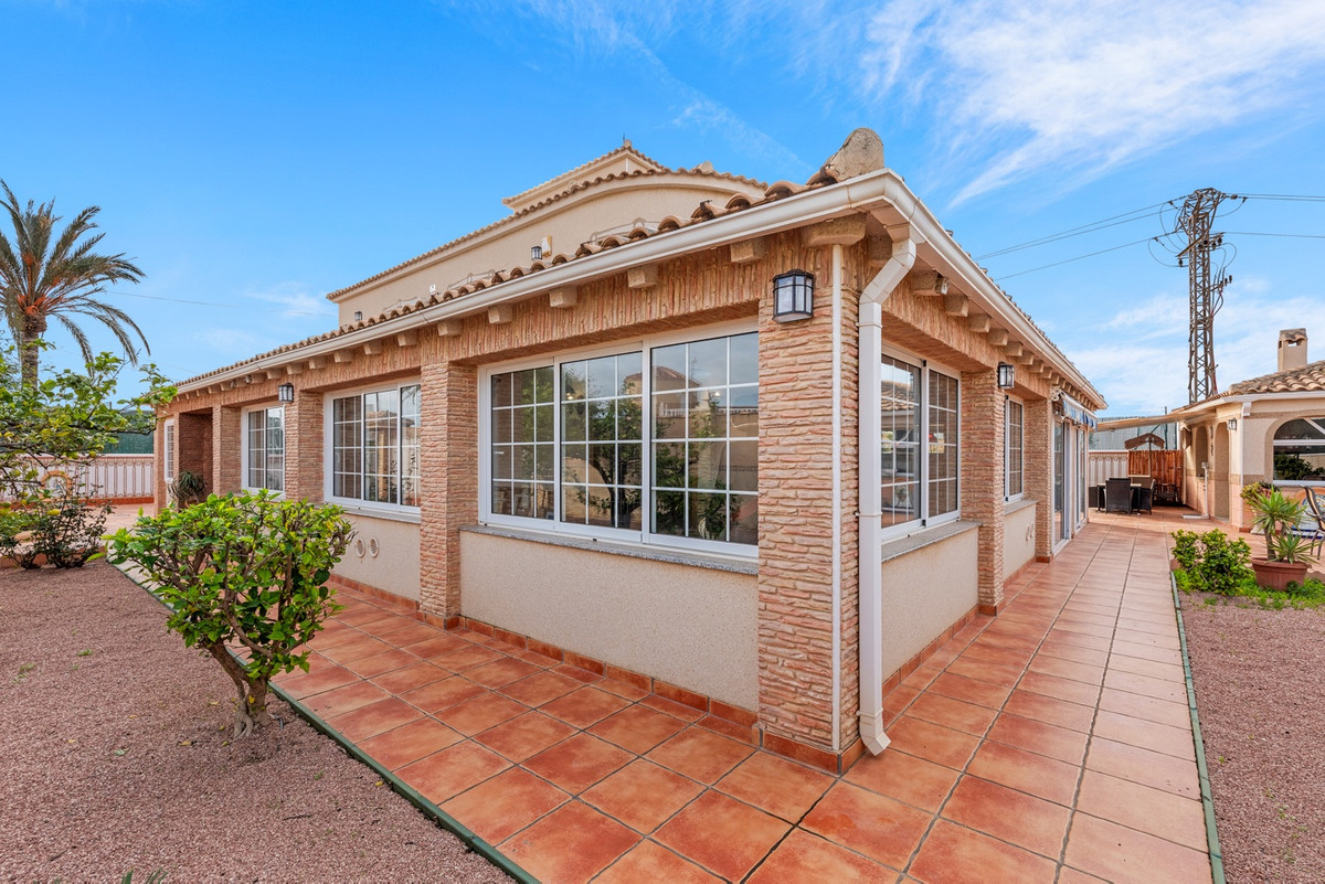 4 Bed Townhouse for sale in Torrevieja Costa Blanca, Alicante, Spain