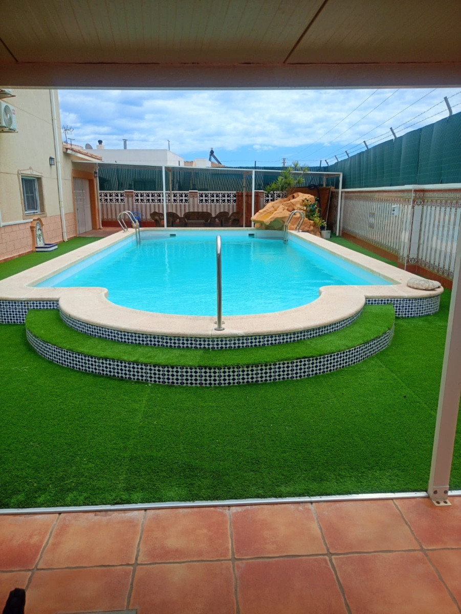 4 Bed Townhouse for sale in Torrevieja Costa Blanca, Alicante, Spain