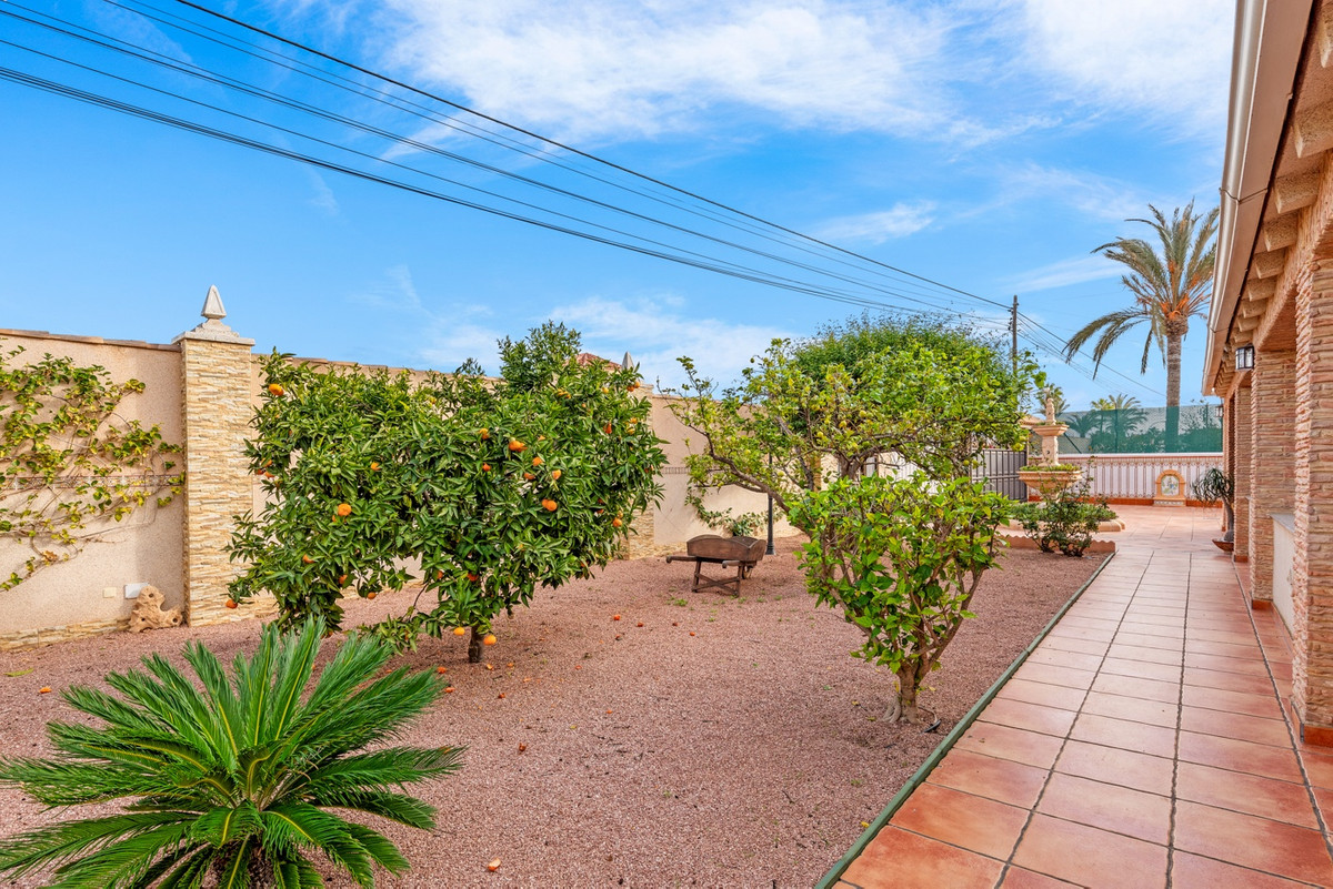 4 Bed Townhouse for sale in Torrevieja Costa Blanca, Alicante, Spain
