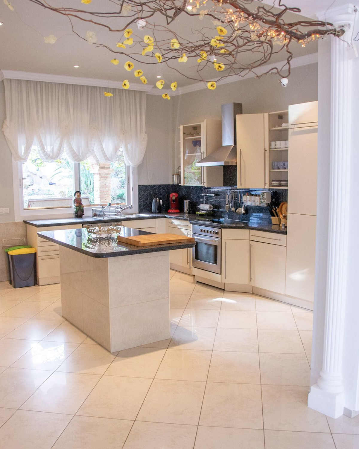 7 Bed Townhouse for sale in Hacienda Las Chapas Costa Del Sol, Málaga, Spain