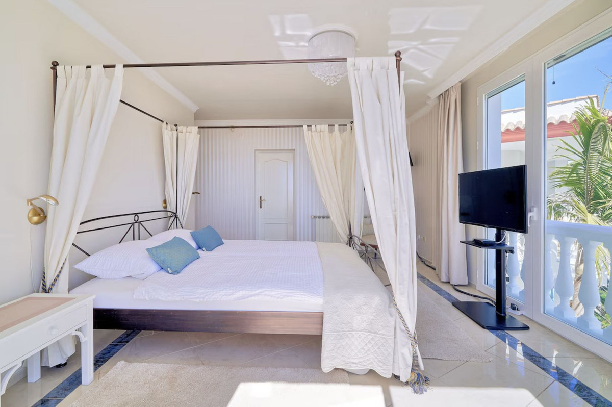 7 Bed Townhouse for sale in Hacienda Las Chapas Costa Del Sol, Málaga, Spain