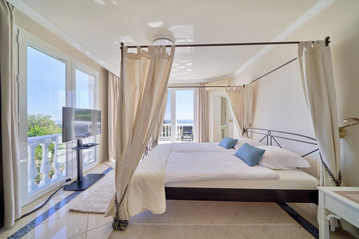 7 Bed Townhouse for sale in Hacienda Las Chapas Costa Del Sol, Málaga, Spain