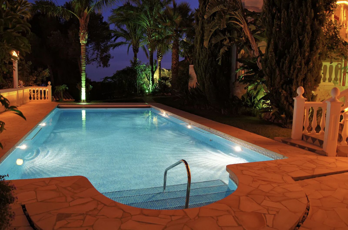 7 Bed Townhouse for sale in Hacienda Las Chapas Costa Del Sol, Málaga, Spain