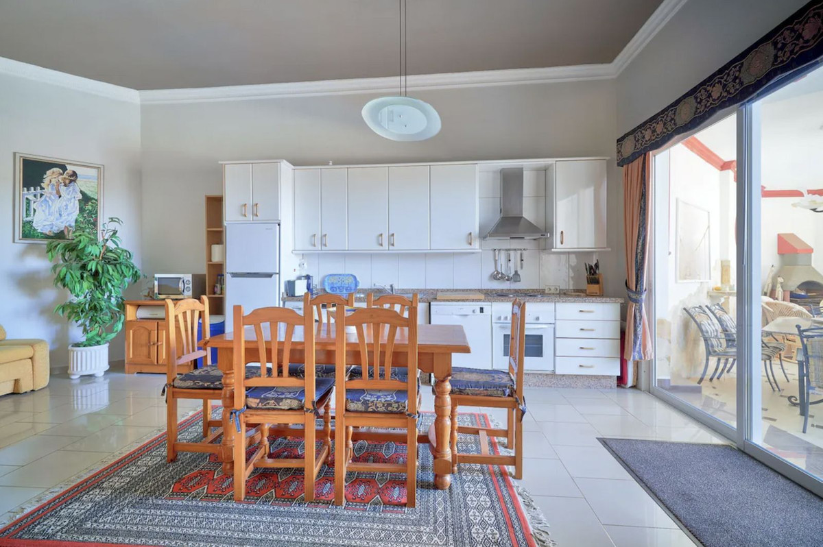 7 Bed Townhouse for sale in Hacienda Las Chapas Costa Del Sol, Málaga, Spain