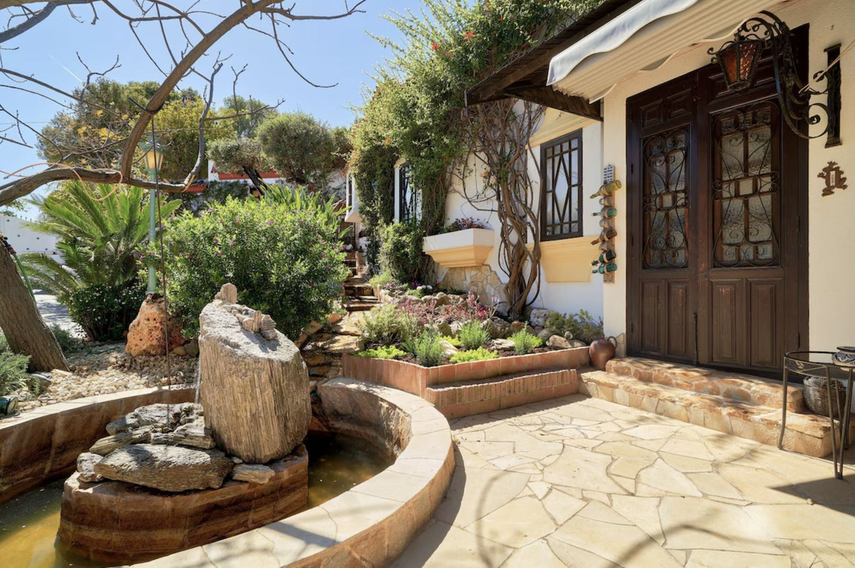 7 Bed Townhouse for sale in Hacienda Las Chapas Costa Del Sol, Málaga, Spain