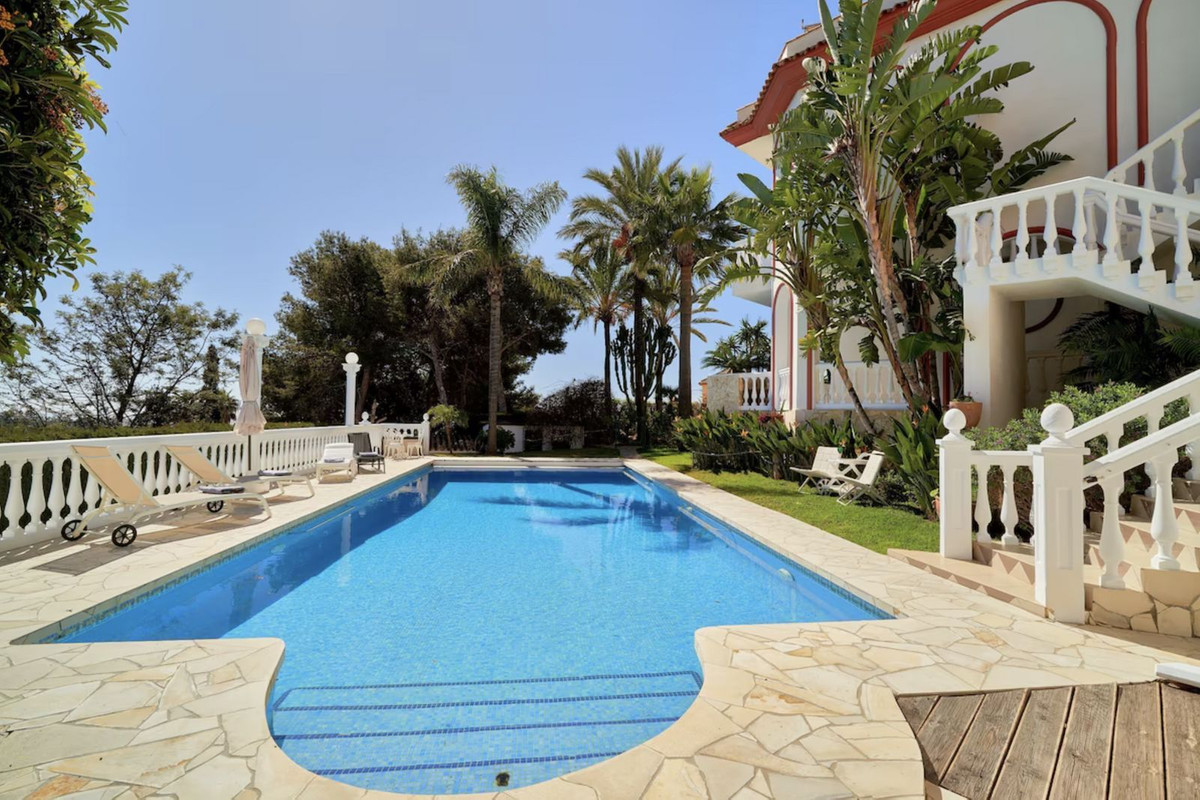 7 Bed Townhouse for sale in Hacienda Las Chapas Costa Del Sol, Málaga, Spain