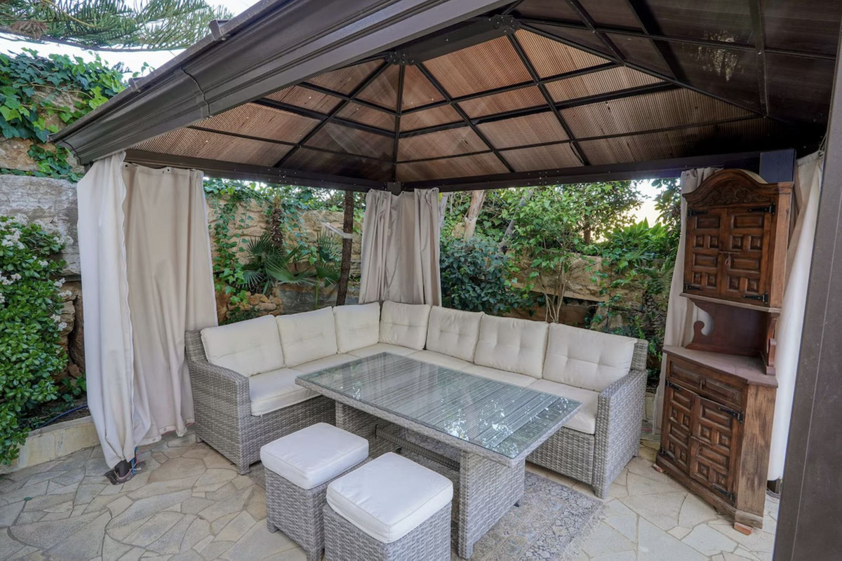 7 Bed Townhouse for sale in Hacienda Las Chapas Costa Del Sol, Málaga, Spain