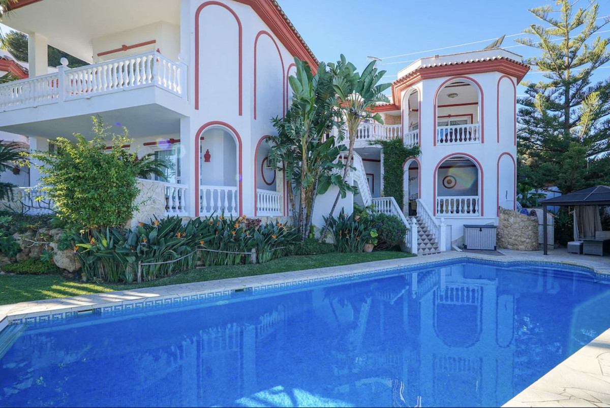 7 Bed Townhouse for sale in Hacienda Las Chapas Costa Del Sol, Málaga, Spain
