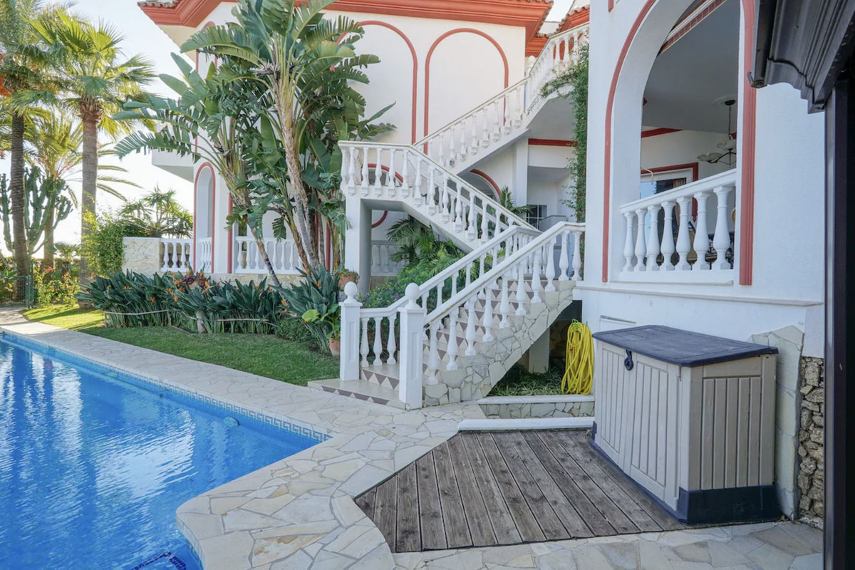 7 Bed Townhouse for sale in Hacienda Las Chapas Costa Del Sol, Málaga, Spain