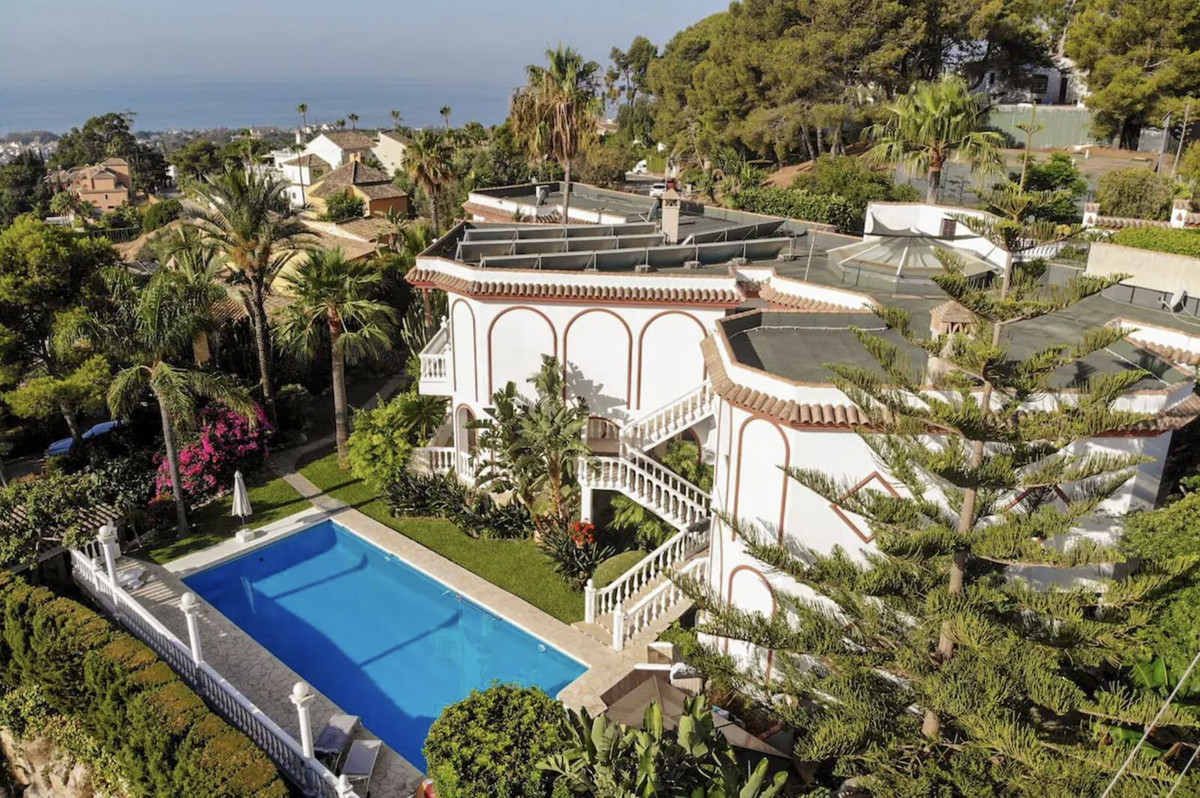7 Bed Townhouse for sale in Hacienda Las Chapas Costa Del Sol, Málaga, Spain