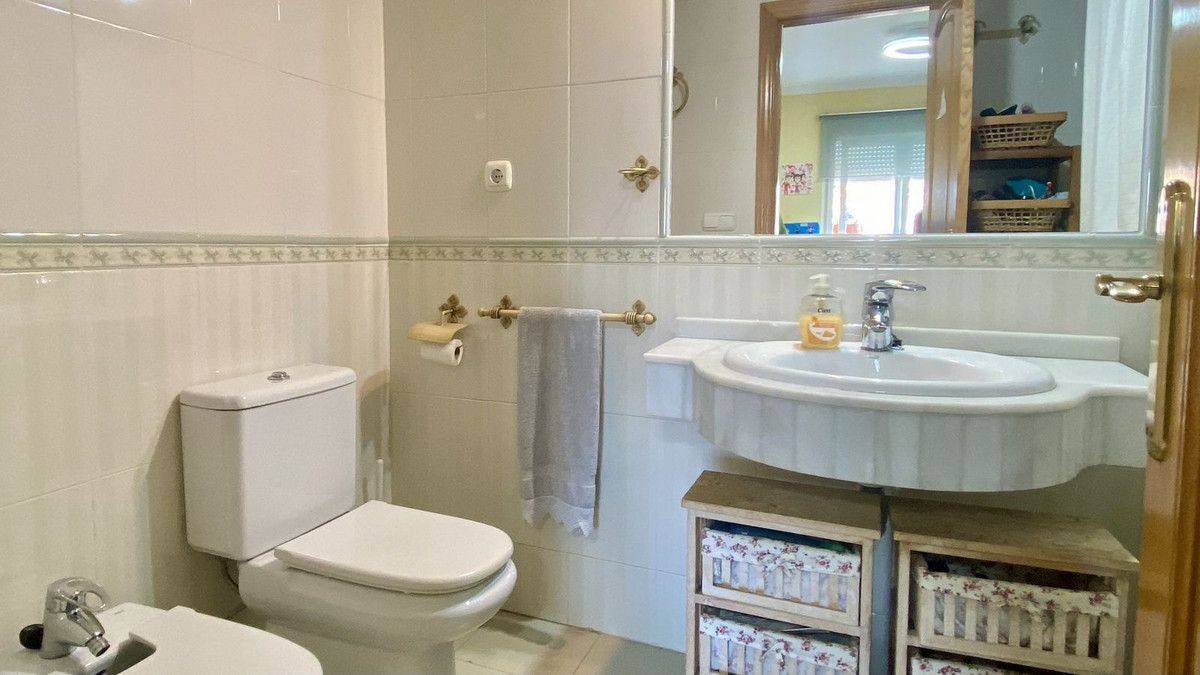 2 Bed Apartment for sale in Benalmadena Costa Costa Del Sol, Málaga, Spain