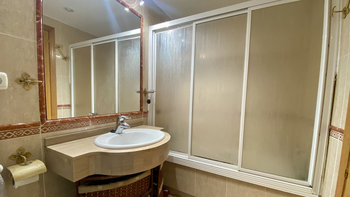 2 Bed Apartment for sale in Benalmadena Costa Costa Del Sol, Málaga, Spain