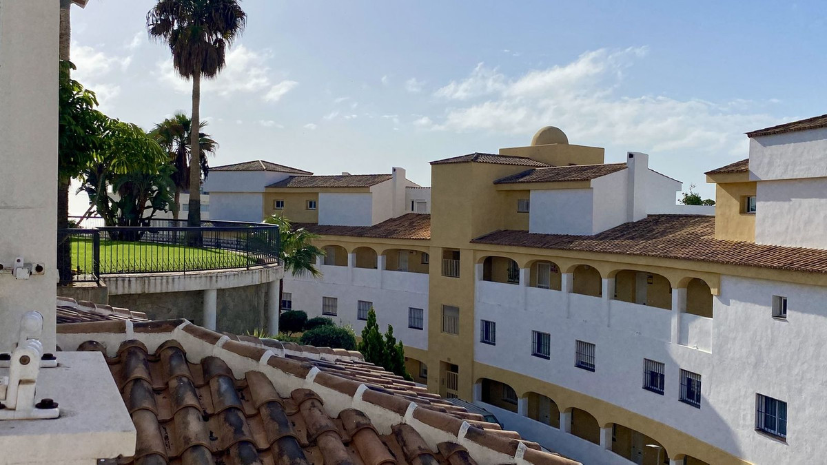 2 Bed Apartment for sale in Benalmadena Costa Costa Del Sol, Málaga, Spain
