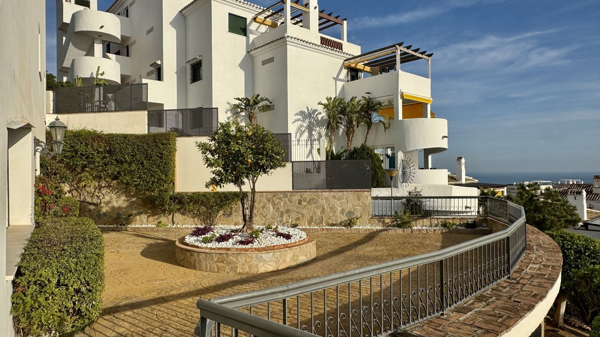 2 Bed Apartment for sale in Benalmadena Costa Costa Del Sol, Málaga, Spain