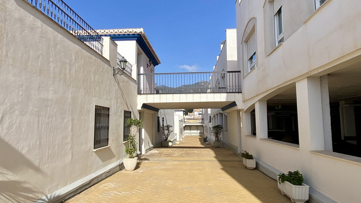 2 Bed Apartment for sale in Benalmadena Costa Costa Del Sol, Málaga, Spain