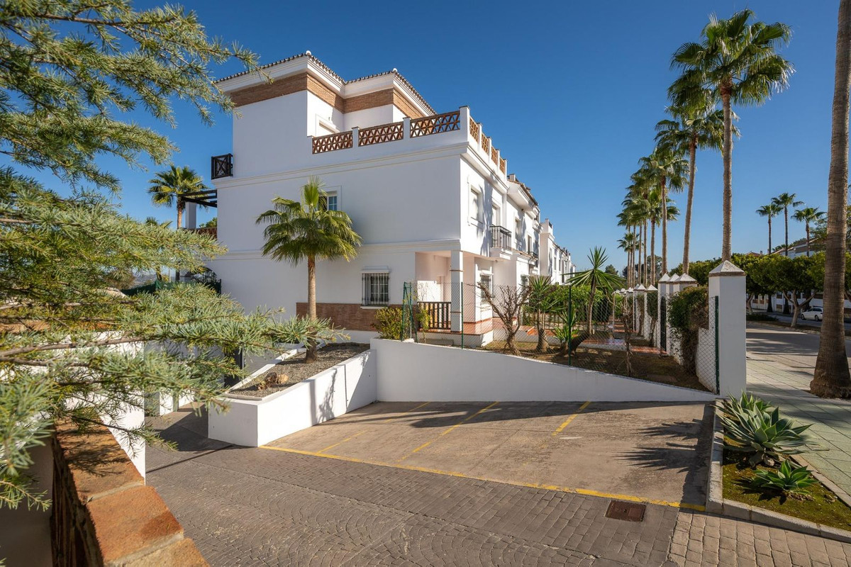 4 Bed Townhouse for sale in Alhaurín De La Torre Costa Del Sol, Málaga, Spain