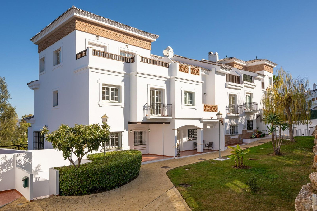 4 Bed Townhouse for sale in Alhaurín De La Torre Costa Del Sol, Málaga, Spain