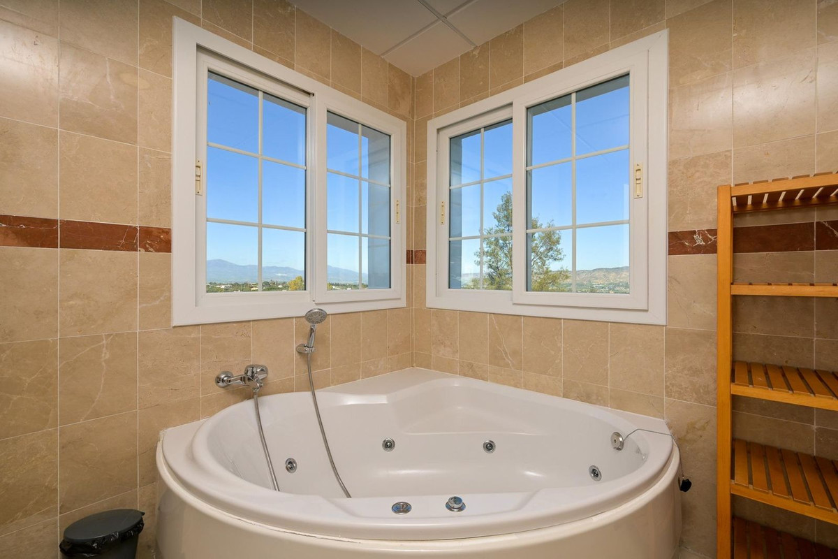 4 Bed Townhouse for sale in Alhaurín De La Torre Costa Del Sol, Málaga, Spain