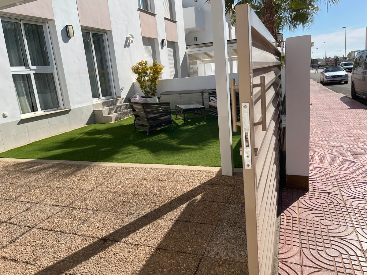 Se vende Apartamento Planta Baja de 2 dormitorios en Costa Blanca, Alicante, España