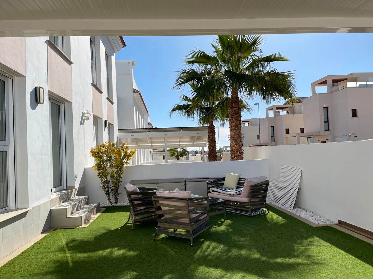 Se vende Apartamento Planta Baja de 2 dormitorios en Costa Blanca, Alicante, España