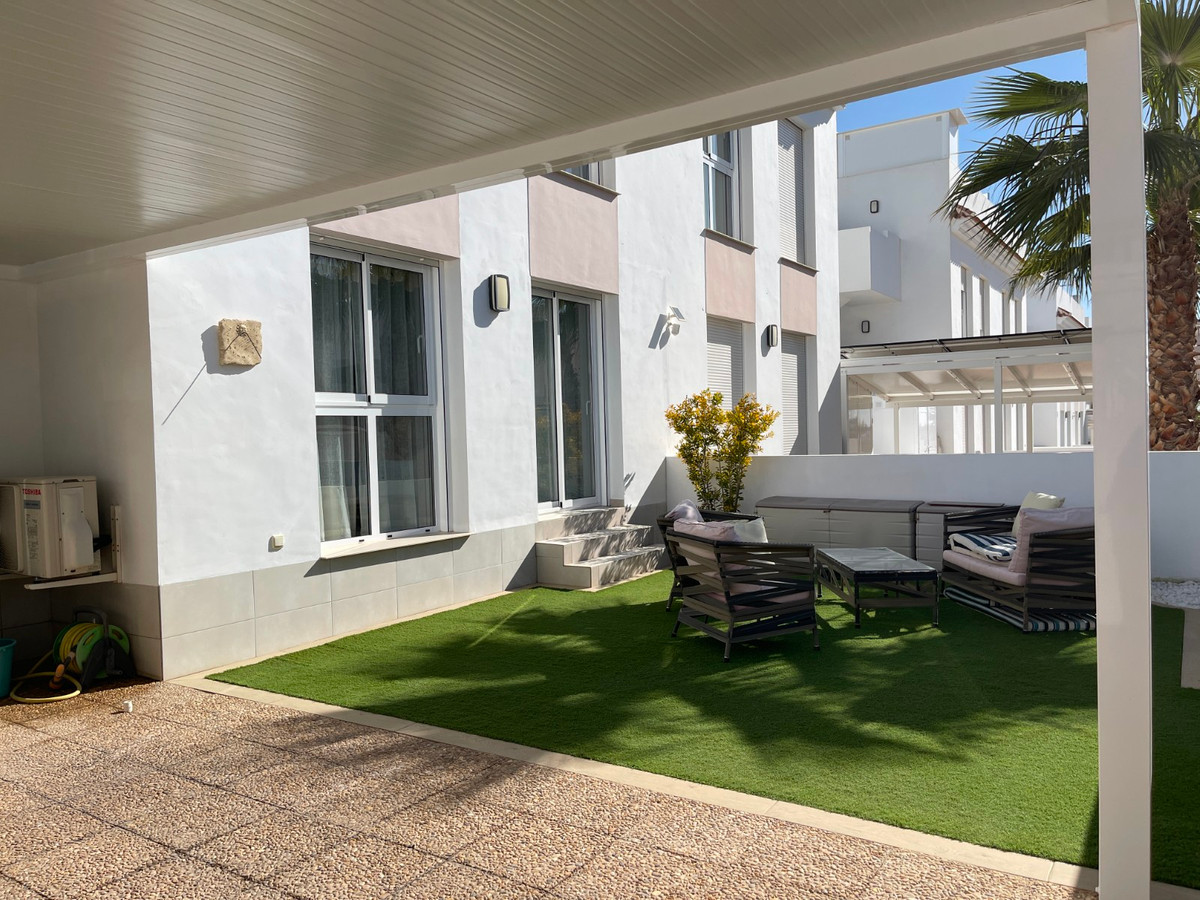 Se vende Apartamento Planta Baja de 2 dormitorios en Costa Blanca, Alicante, España