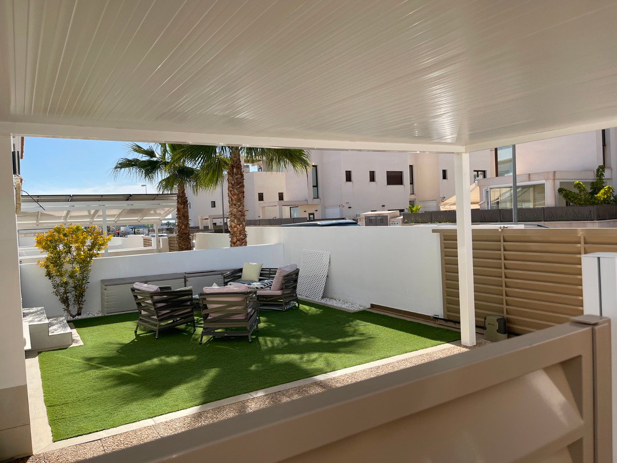 Se vende Apartamento Planta Baja de 2 dormitorios en Costa Blanca, Alicante, España