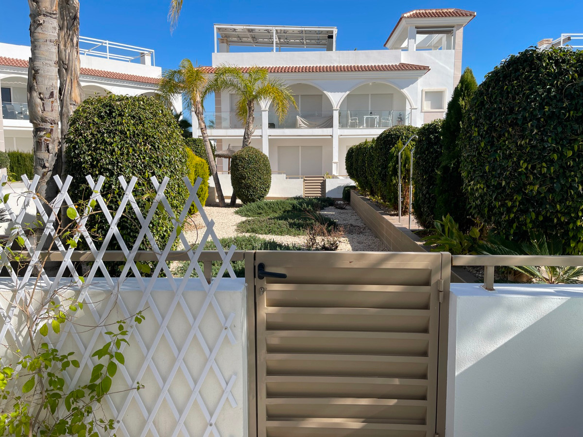 Se vende Apartamento Planta Baja de 2 dormitorios en Costa Blanca, Alicante, España