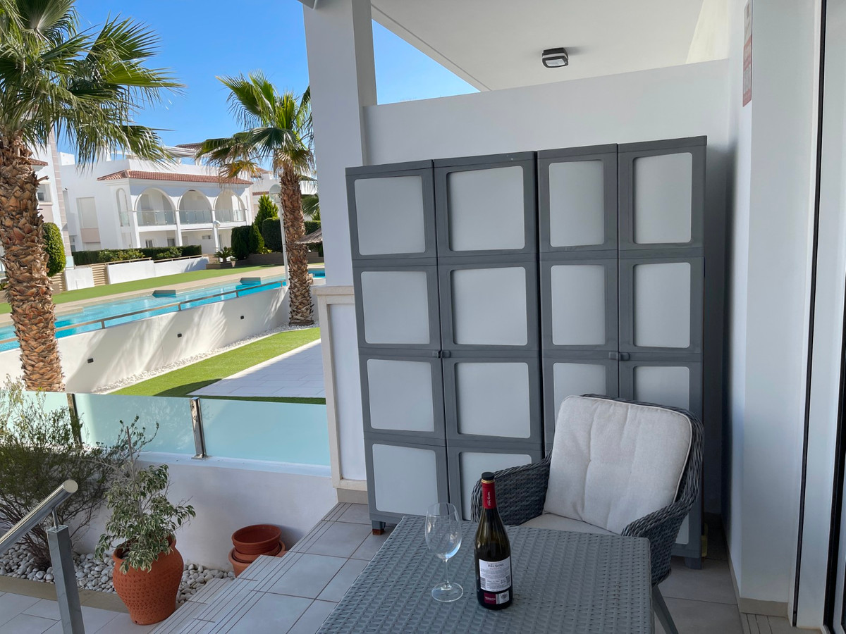 Se vende Apartamento Planta Baja de 2 dormitorios en Costa Blanca, Alicante, España