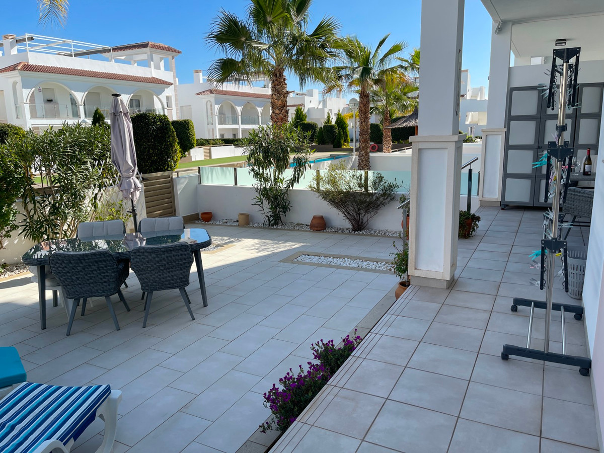 Se vende Apartamento Planta Baja de 2 dormitorios en Costa Blanca, Alicante, España