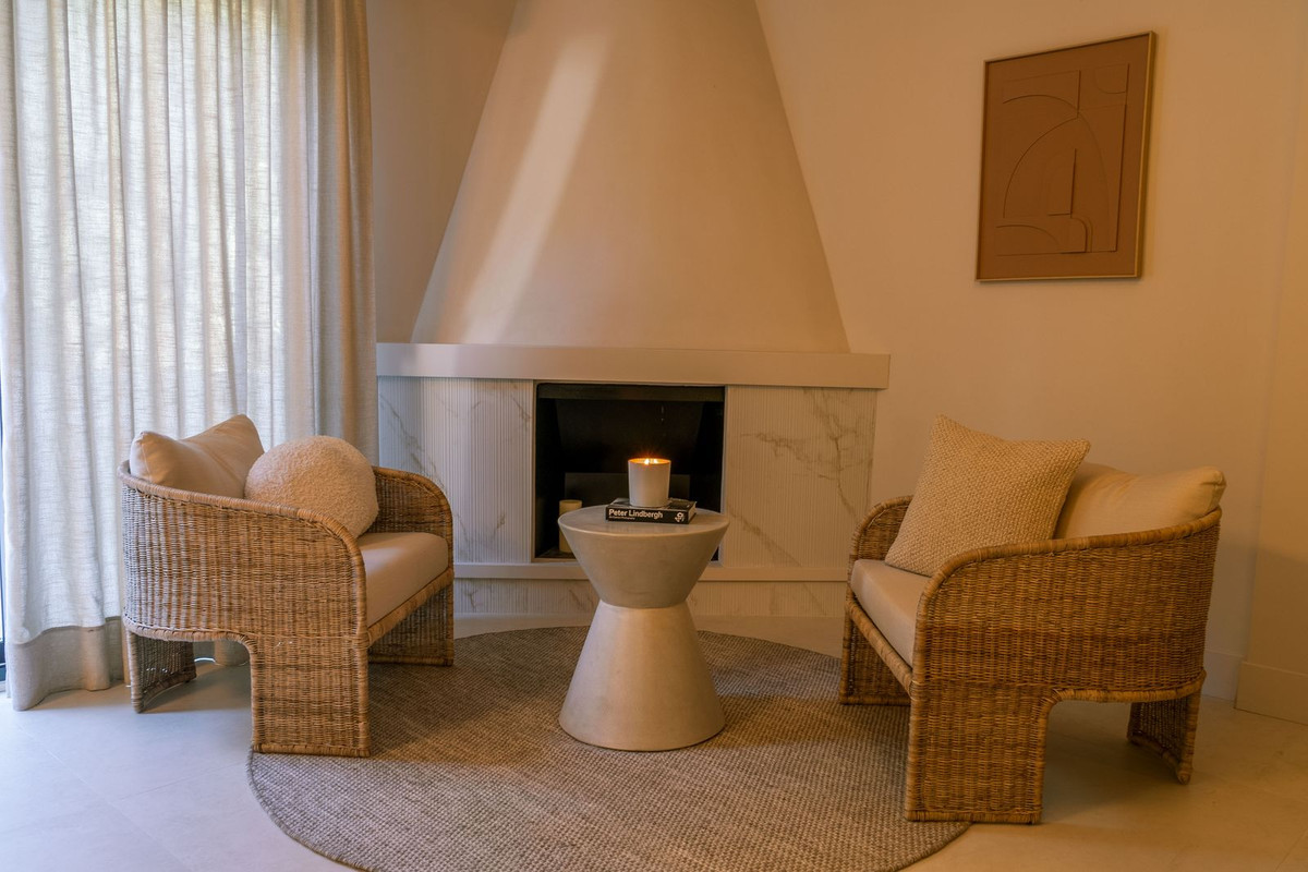 5 Bed Townhouse for sale in Nueva Andalucía Costa Del Sol, Málaga, Spain