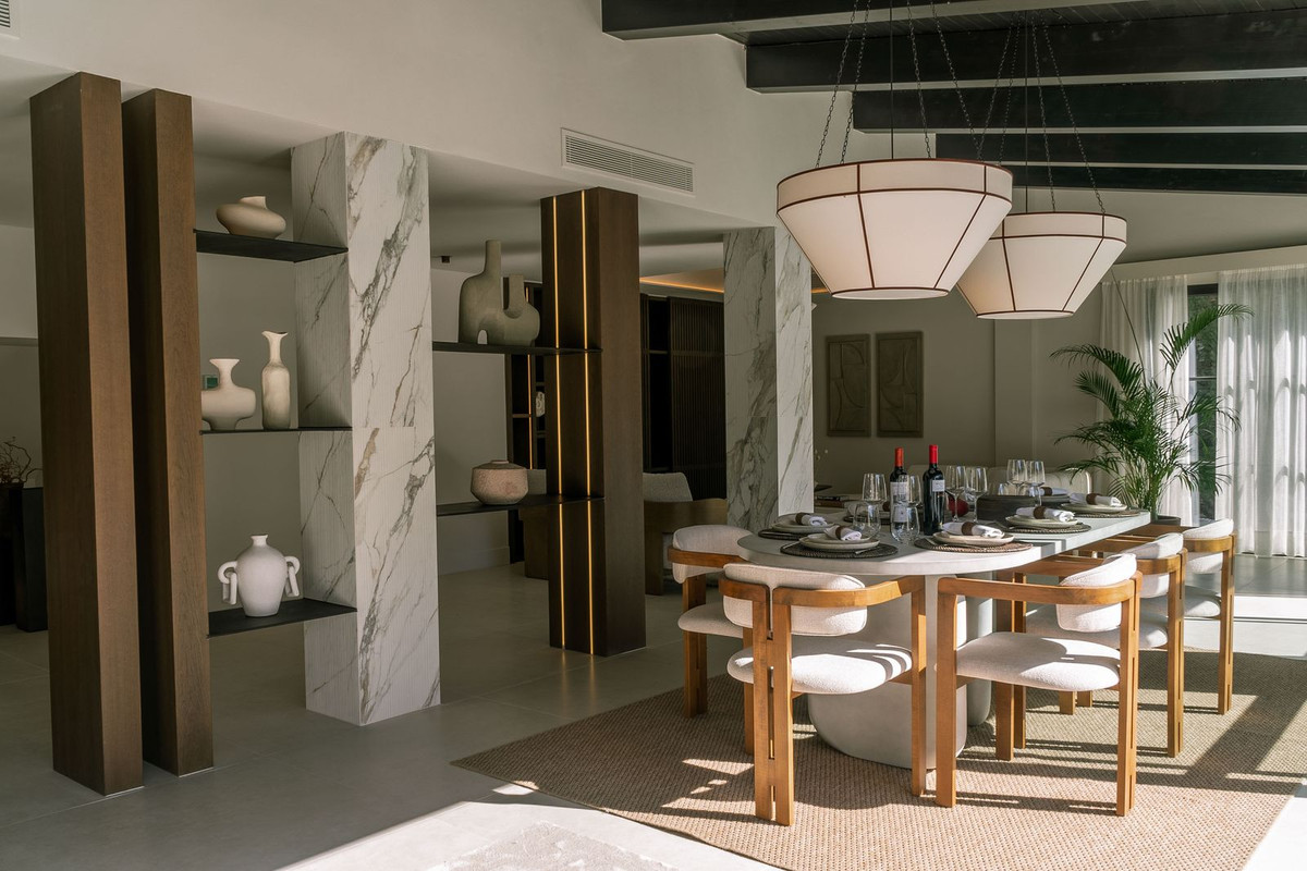 5 Bed Townhouse for sale in Nueva Andalucía Costa Del Sol, Málaga, Spain