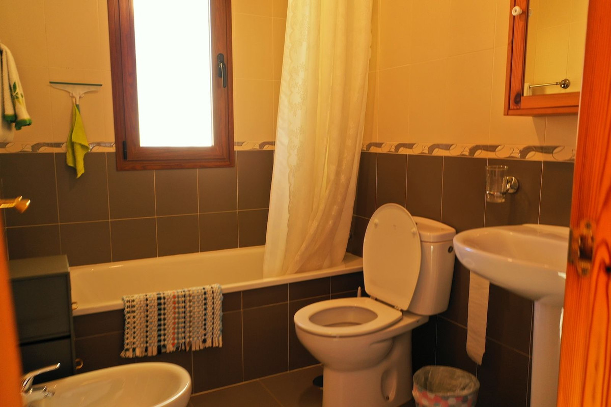 3 Bed Townhouse for sale in Nerja Costa Del Sol East, Málaga, Spain